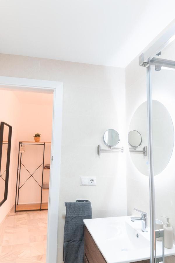 Downtown Apartment 3 Bedrooms 2 Bathrooms Wifi Севиля Екстериор снимка